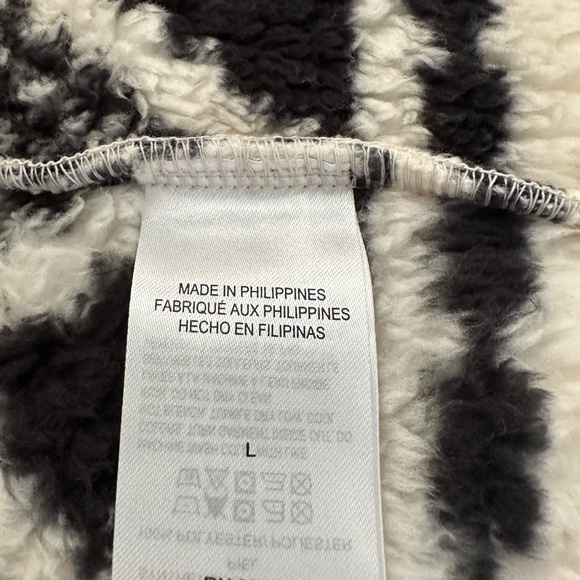 Lucky Brand Cream and Black Fleece Jacket size Large NWOT - Picture 4 of 9